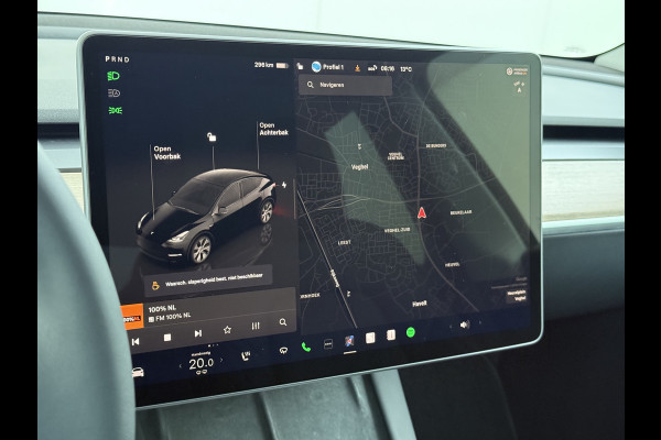 Tesla Model Y RWD LFP-Accu SOH 94% Leder Lmv 20" Warmtepomp Camera's Panormadak Adap.Cruise Navi Ecc Autopilot Stoel+Stuur+Achterbank Verwarming Elek.Achterklep Dodehoek detector Draadloze telefoonlader Origineel Nederlandse Auto Fabrieksgarantie tot 25-6-2028/80.000km en 25-6-2032/160.000 km op de accu en aandrijflijn.  Trekvermogen 1600 kg !