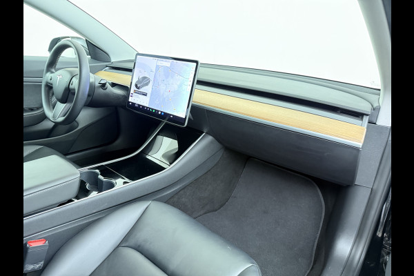 Tesla Model 3 RWD SR+ 325PK Trekhaak Lmv 18" AutoPilot FSD Leder Pano-dak Adaptive-Cruise Camera's Elektr.-Stuur+Stoelen+Spiegels+Geheugen+Eas SOH 92% Navi LED Comfortstoelen ACC DAB Voorverwarmen interieur via App Keyless One-Pedal-Drive 1e Eigenaar Origineel Nederlandse Auto 1.584kg licht!