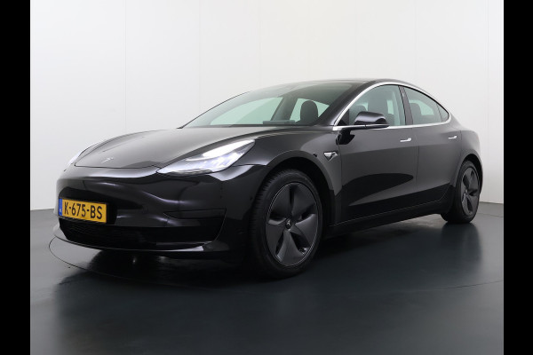 Tesla Model 3 RWD SR+ 325PK Trekhaak Lmv 18" AutoPilot FSD Leder Pano-dak Adaptive-Cruise Camera's Elektr.-Stuur+Stoelen+Spiegels+Geheugen+Eas SOH 92% Navi LED Comfortstoelen ACC DAB Voorverwarmen interieur via App Keyless One-Pedal-Drive 1e Eigenaar Origineel Nederlandse Auto 1.584kg licht!