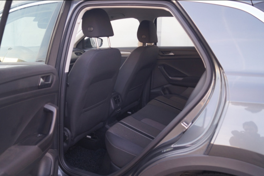 Volkswagen T-Roc 1.5 TSI 150pk DSG Style -NAVI-ECC-PDC-