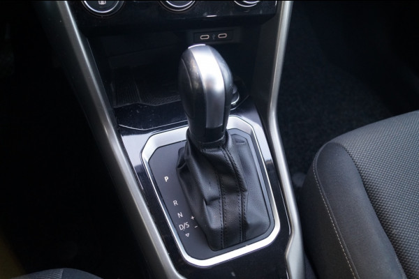 Volkswagen T-Roc 1.5 TSI 150pk DSG Style -NAVI-ECC-PDC-