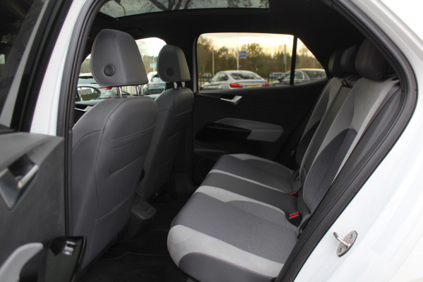 Volkswagen ID.3 First Max 58 kWh / SOH 90,6% / Full option! / Trekhaak / Panoramadak / Camera / Head-up / Keyless / 20'' / ACC / Dodehoek / Elektr. stoelen / Massage / Navigatie / Stuurverwarming