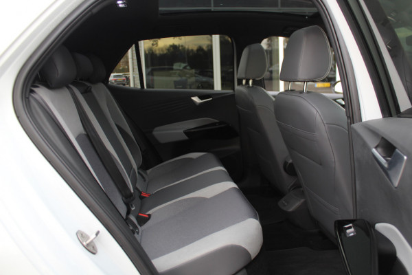 Volkswagen ID.3 First Max 58 kWh / SOH 90,6% / Full option! / Trekhaak / Panoramadak / Camera / Head-up / Keyless / 20'' / ACC / Dodehoek / Elektr. stoelen / Massage / Navigatie / Stuurverwarming