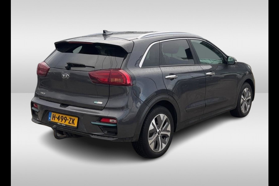 Kia e-Niro ExecutiveLine 64 kWh / SOH 91% / Trekhaak / Camera / Leder / Keyless / Stoelventilatie / Navigatie / Dodehoek / DAB / Cruise Control