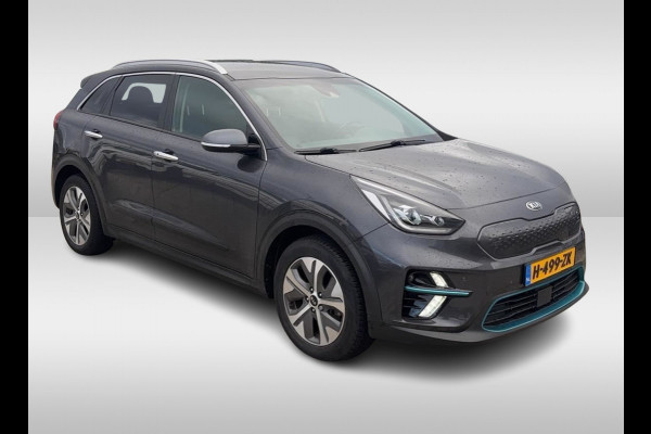 Kia e-Niro ExecutiveLine 64 kWh / SOH 91% / Trekhaak / Camera / Leder / Keyless / Stoelventilatie / Navigatie / Dodehoek / DAB / Cruise Control