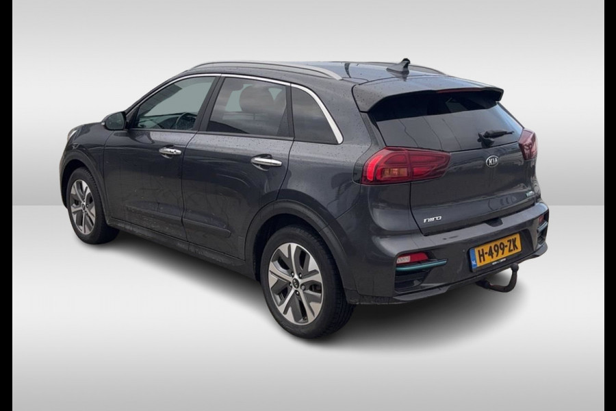 Kia e-Niro ExecutiveLine 64 kWh / SOH 91% / Trekhaak / Camera / Leder / Keyless / Stoelventilatie / Navigatie / Dodehoek / DAB / Cruise Control