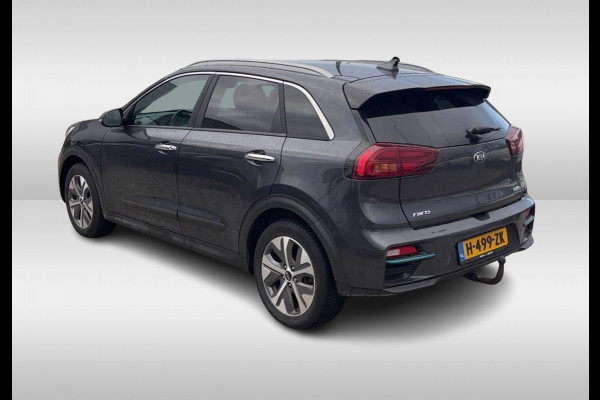 Kia e-Niro ExecutiveLine 64 kWh / SOH 91% / Trekhaak / Camera / Leder / Keyless / Stoelventilatie / Navigatie / Dodehoek / DAB / Cruise Control