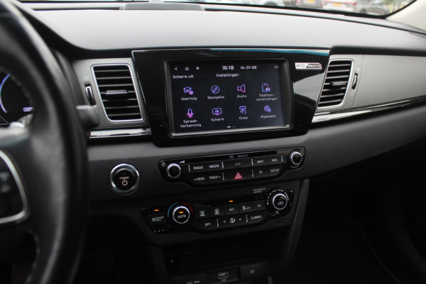 Kia e-Niro ExecutiveLine 64 kWh / SOH 91% / Trekhaak / Camera / Leder / Keyless / Stoelventilatie / Navigatie / Dodehoek / DAB / Cruise Control