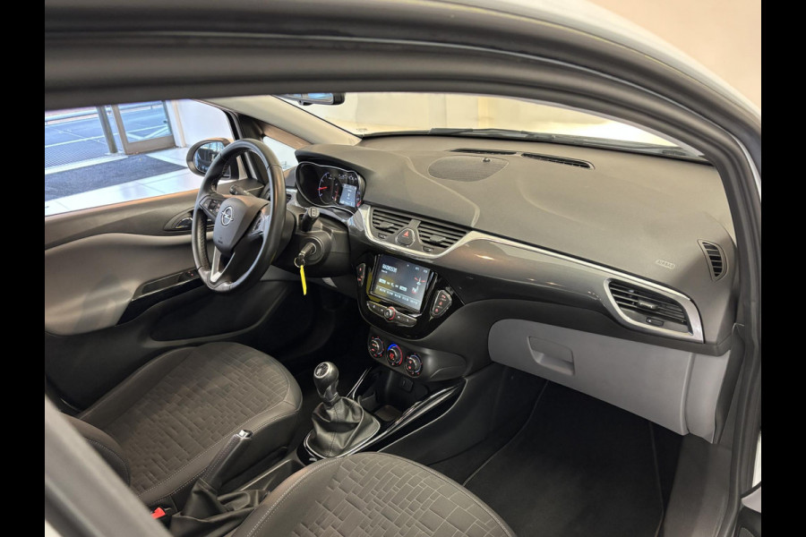 Opel Corsa 1.0 Turbo Online Edition Trekhaak afneembaar | Parkeersensoren achter | Climate control | Navigatie