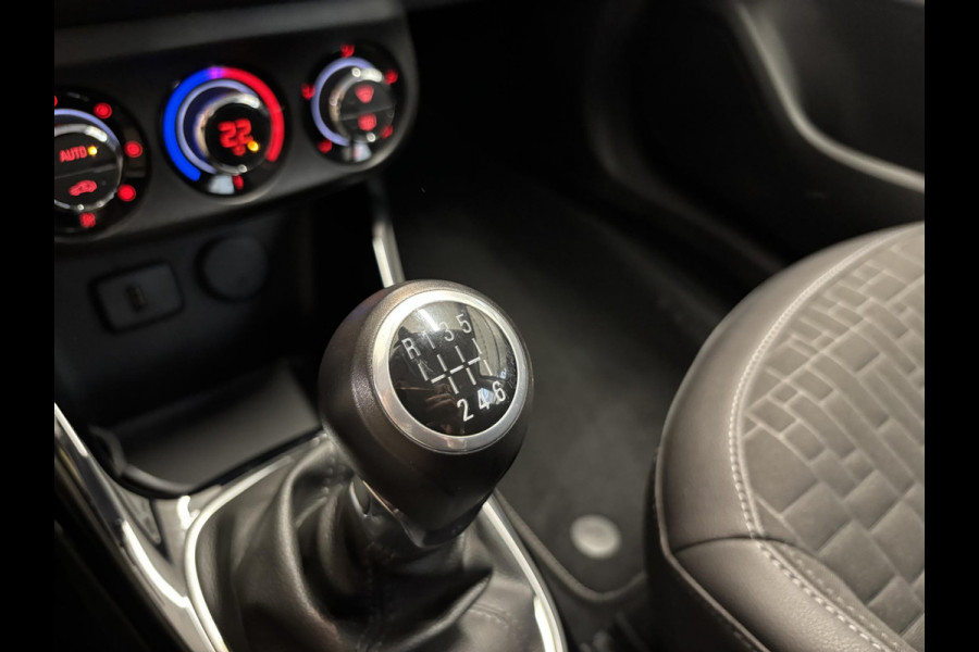 Opel Corsa 1.0 Turbo Online Edition Trekhaak afneembaar | Parkeersensoren achter | Climate control | Navigatie