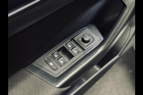 Volkswagen T-Roc 1.0 TSI United | LED | Navi | ACC