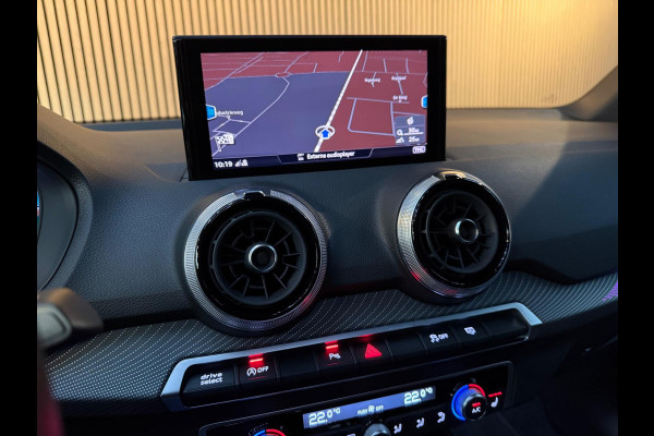 Audi Q2 35 TFSI S line Edition One - B&O - Pano - Matrix