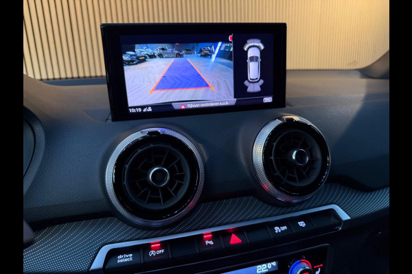 Audi Q2 35 TFSI S line Edition One - B&O - Pano - Matrix