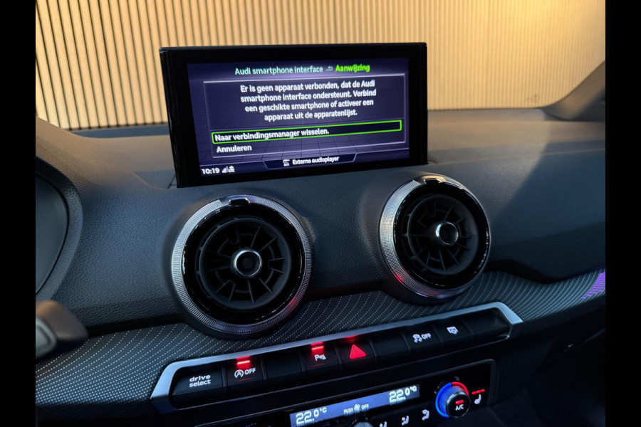 Audi Q2 35 TFSI S line Edition One - B&O - Pano - Matrix