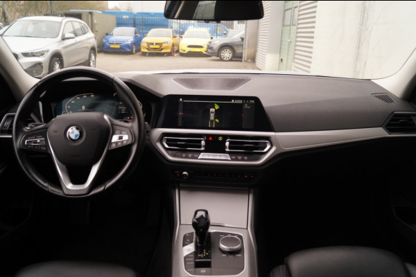 BMW 3 Serie Touring 320i 184pk Automaat Executive Edition -NAVI-ECC-
