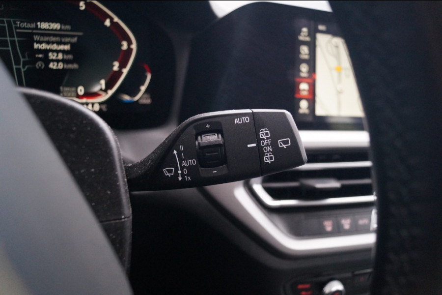 BMW 3 Serie Touring 320i 184pk Automaat Executive Edition -NAVI-ECC-