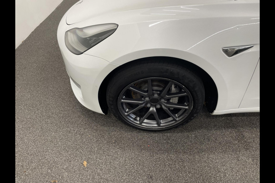 Tesla Model 3 Long Range AWD 75 kWh Panoramadak Navigatie Camera Parkeersensoren Adaptive Cruise Control Full Led Stoelverwarming Climate Control Getinte ramen Lichtmetalen velgen