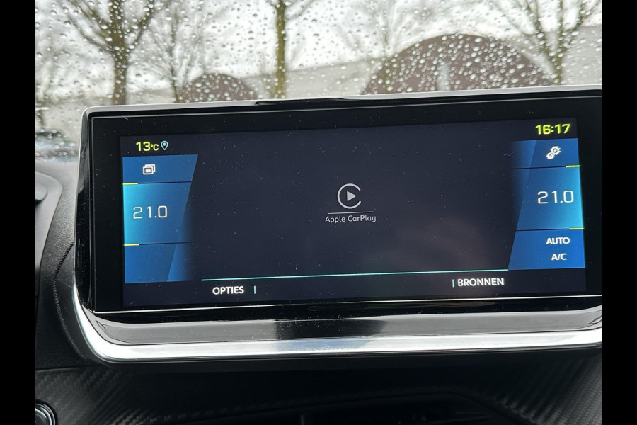 Peugeot e-2008 EV GT Première 3 fase 50 kWh VAN: 18.400,- VOOR: 16.770,- UW EINDEJAARSVOORDEEL: 1.630,- | RIJKLAARPRIJS INCL. 12MND BOVAG GARANTIE | STOELVERWARMING | DODE HOEK EN CAMERA