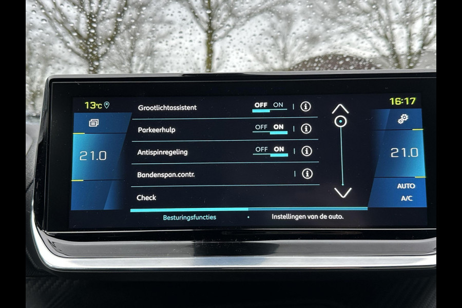 Peugeot e-2008 EV GT Première 3 fase 50 kWh VAN: 18.400,- VOOR: 16.770,- UW EINDEJAARSVOORDEEL: 1.630,- | RIJKLAARPRIJS INCL. 12MND BOVAG GARANTIE | STOELVERWARMING | DODE HOEK EN CAMERA