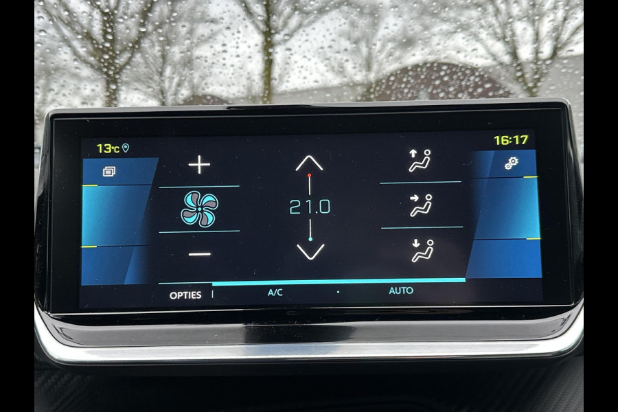 Peugeot e-2008 EV GT Première 3 fase 50 kWh VAN: 18.400,- VOOR: 16.770,- UW EINDEJAARSVOORDEEL: 1.630,- | RIJKLAARPRIJS INCL. 12MND BOVAG GARANTIE | STOELVERWARMING | DODE HOEK EN CAMERA