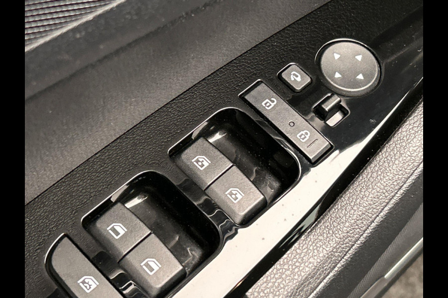 Kia Sportage 1.6 T-GDi Plug-in Hybrid AWD DynamicLine Adaptieve/Cruise Camera