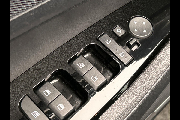 Kia Sportage 1.6 T-GDi Plug-in Hybrid AWD DynamicLine Adaptieve/Cruise Camera