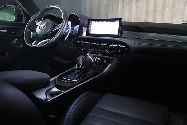 Alfa Romeo Tonale 1.5T Hybrid Veloce / 160 PK / Acc / Leder / Navi / 360 Camera / HK / Sfeerverlichting / Dode Hoek / Lane Assist