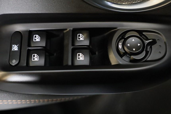 Alfa Romeo Tonale 1.5T Hybrid Veloce / 160 PK / Acc / Leder / Navi / 360 Camera / HK / Sfeerverlichting / Dode Hoek / Lane Assist