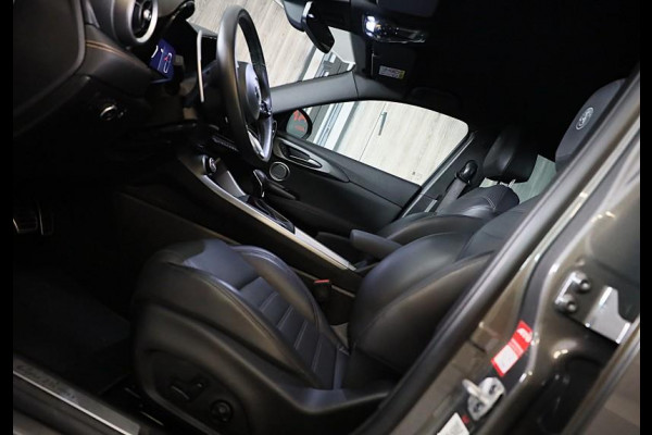 Alfa Romeo Tonale 1.5T Hybrid Veloce / 160 PK / Acc / Leder / Navi / 360 Camera / HK / Sfeerverlichting / Dode Hoek / Lane Assist