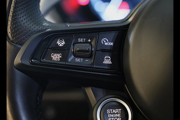 Alfa Romeo Tonale 1.5T Hybrid Veloce / 160 PK / Acc / Leder / Navi / 360 Camera / HK / Sfeerverlichting / Dode Hoek / Lane Assist