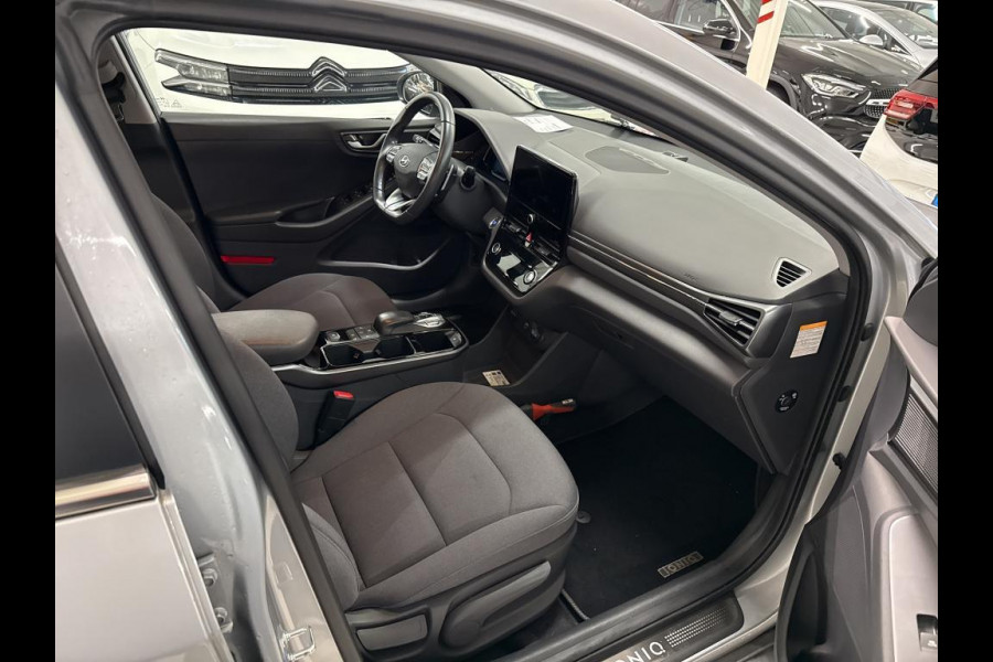 Hyundai IONIQ Comfort EV 38 kWh | Navigatie | Adaptive cruise control | Keyless