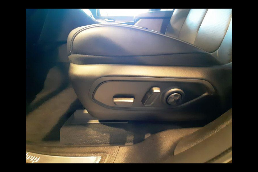 Jeep Grand Cherokee 2.0 Overland 4xe 380pk | Panoramadak | Stoelverwarming | McIntosh Audio