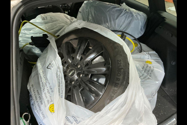 MINI Countryman 2.0 Cooper S E ALL4 Classic | Panoramadak | Lederen bekleding | Adaptive LED | Stoelverwarming | Verwarmd Stuurwiel | Sportstoelen | Climate control | Armsteun | Keyless entry