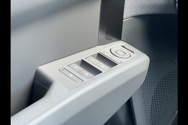 Kia EV3 Plus 81.4 kWh | Warmtepomp | 204 PK | Stoelverwarming | Stuurverwarming | BLIS | 19 inch Licht metaal