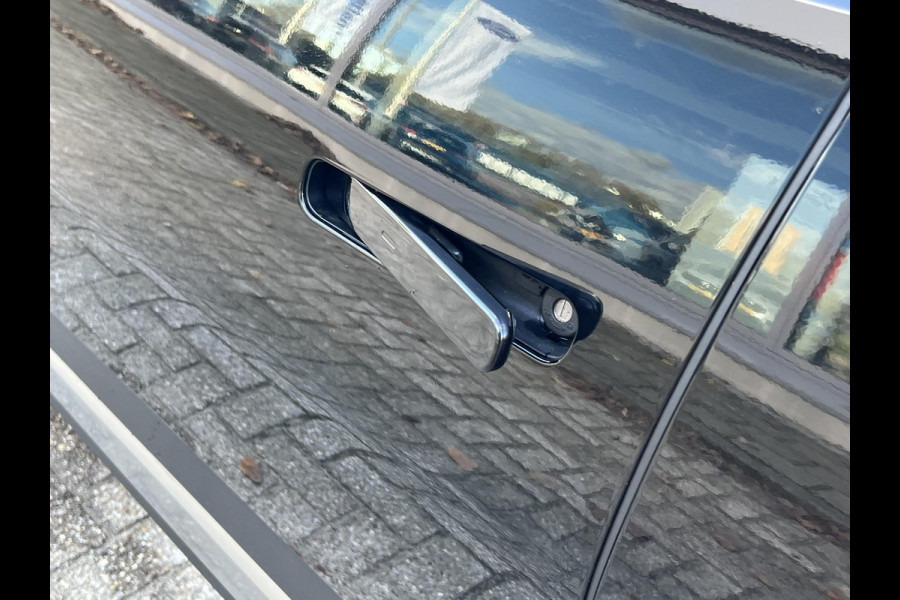 Kia EV3 Plus 81.4 kWh | Warmtepomp | 204 PK | Stoelverwarming | Stuurverwarming | BLIS | 19 inch Licht metaal