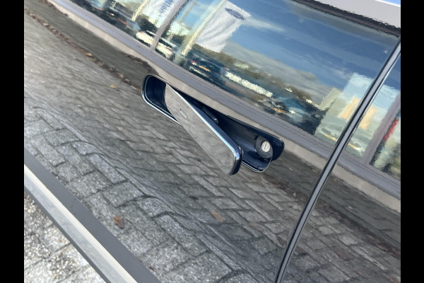 Kia EV3 Plus 81.4 kWh | Warmtepomp | 204 PK | Stoelverwarming | Stuurverwarming | BLIS | 19 inch Licht metaal