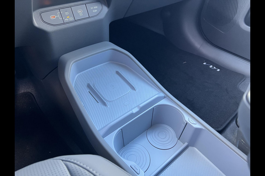 Kia EV3 Plus 81.4 kWh | Warmtepomp | 204 PK | Stoelverwarming | Stuurverwarming | BLIS | 19 inch Licht metaal
