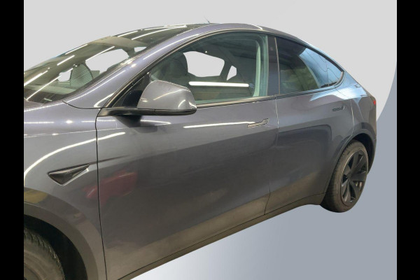 Tesla Model Y Long Range AWD 75 kWh 514pk | Trekhaak | Panoramadak | 2 bandensets