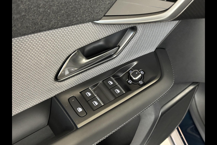 Opel Grandland 1.6 Turbo Plug-in-Hybrid GS Stoelverwarming | Stuurverwarming | Afneembare trekhaak | Focal Audio | Panoramadak