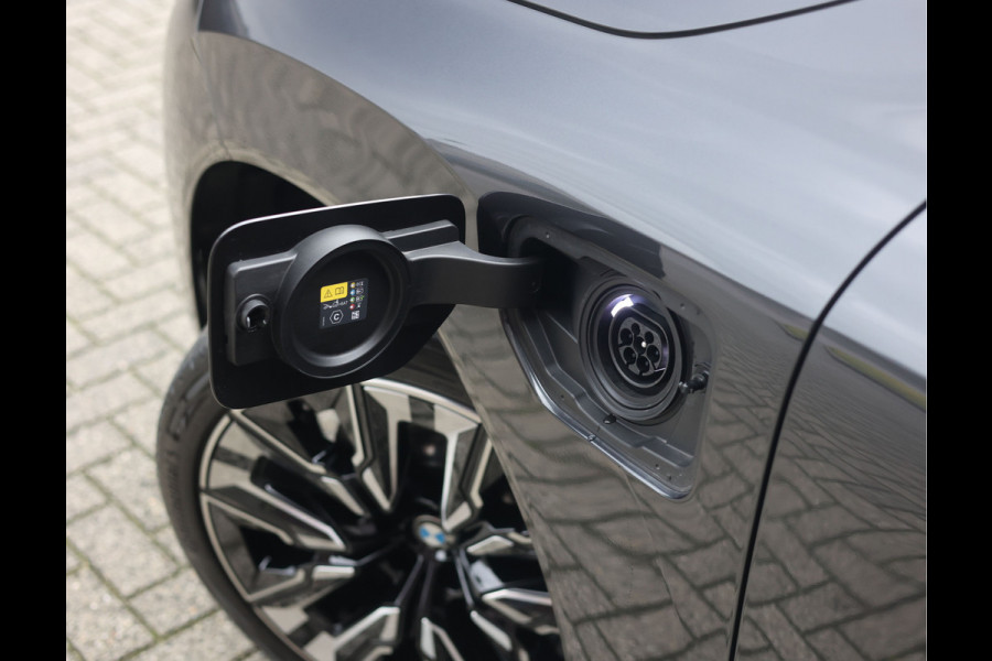 BMW X3 30e xDrive | M Sport Pro - Trekhaak - H/K - Pano