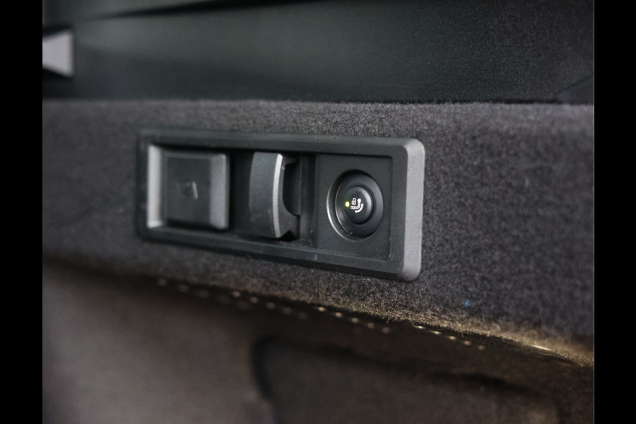 BMW X3 30e xDrive | M Sport Pro - Trekhaak - H/K - Pano