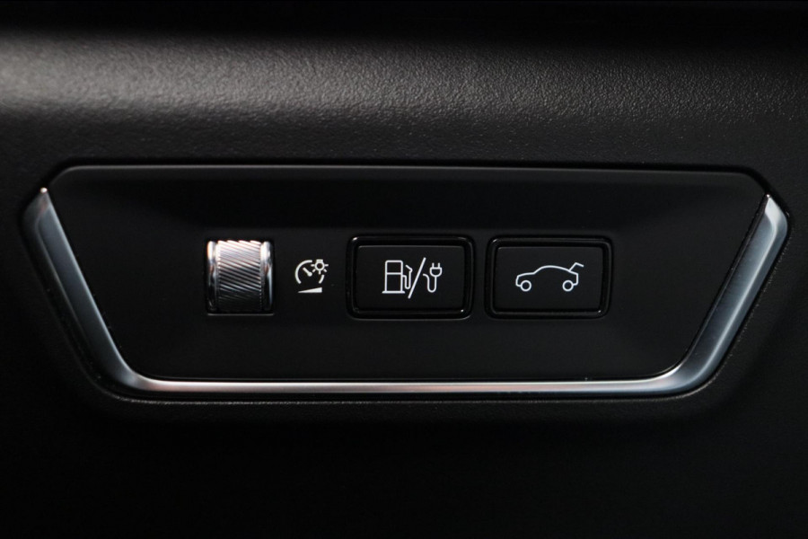 Lynk & Co 01 1.5 261PK Plug-in Hybrid *Zwarte Hemel* 360° Camera Pano/dak Apple/Carplay Adaptive/Cruise