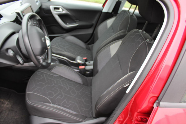 Peugeot 2008 1.2 PureTech Blue Lion AUTOMAAT PANORAMA MULTIMEDIA NAVI AIRCO CRUISE TREKHAAK ETC