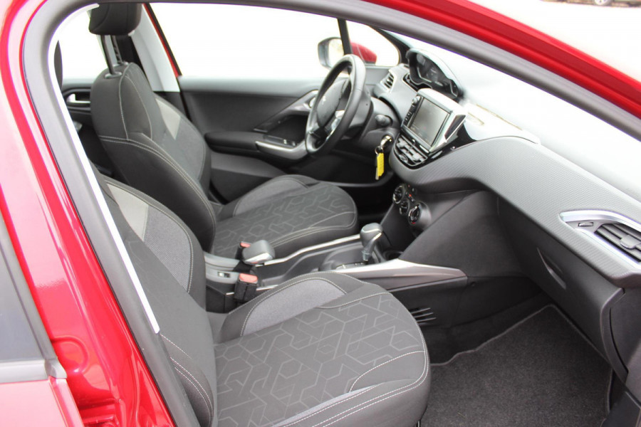 Peugeot 2008 1.2 PureTech Blue Lion AUTOMAAT PANORAMA MULTIMEDIA NAVI AIRCO CRUISE TREKHAAK ETC