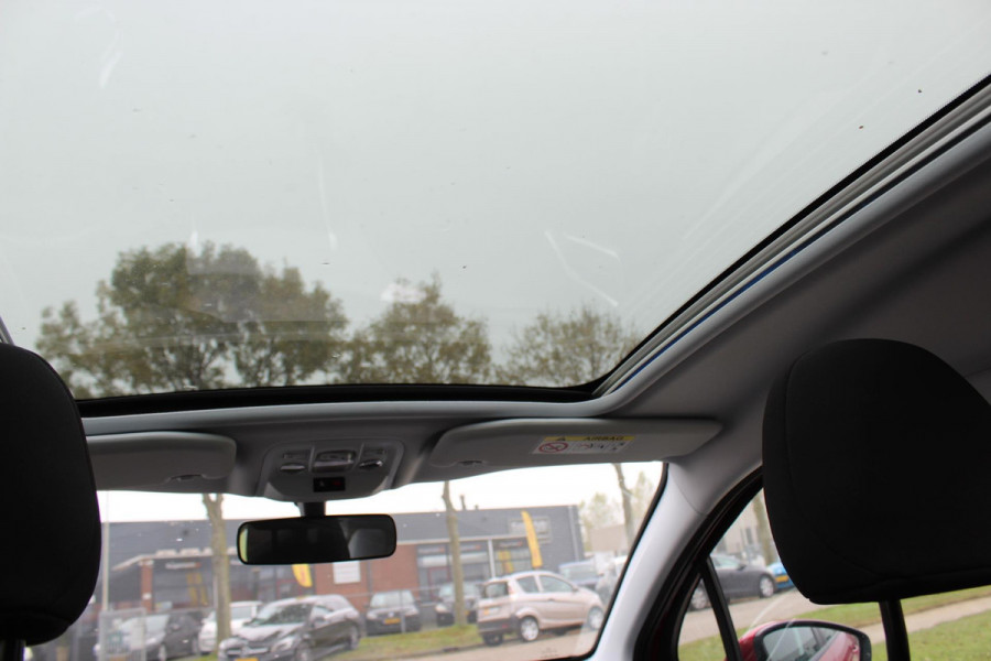 Peugeot 2008 1.2 PureTech Blue Lion AUTOMAAT PANORAMA MULTIMEDIA NAVI AIRCO CRUISE TREKHAAK ETC