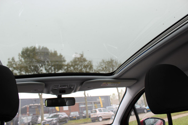 Peugeot 2008 1.2 PureTech Blue Lion AUTOMAAT PANORAMA MULTIMEDIA NAVI AIRCO CRUISE TREKHAAK ETC