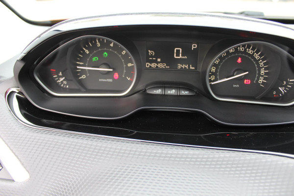 Peugeot 2008 1.2 PureTech Blue Lion AUTOMAAT PANORAMA MULTIMEDIA NAVI AIRCO CRUISE TREKHAAK ETC