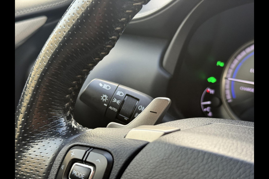 Lexus NX 300h AWD F Sport Line | Schuifdak, Trekhaak, Leer, Stoel + Stuurverwarming, Tripple LED, Adaptive cruise control, 1500KG Trekgew