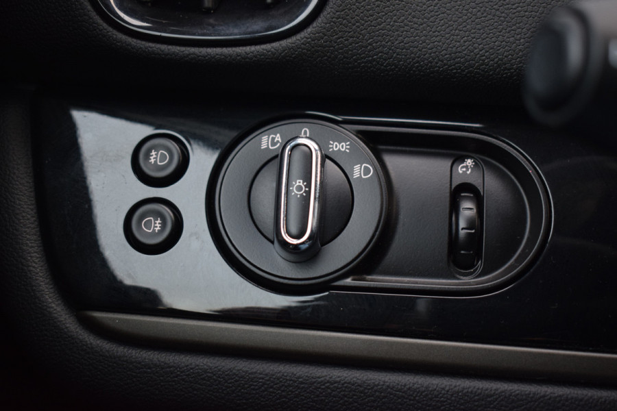 MINI Countryman 1.5 Cooper Chili | Apple CarPlay | Half Leer | Stoelverwarming