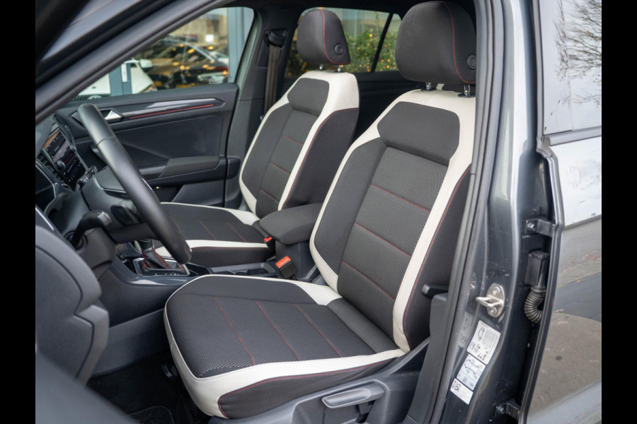 Volkswagen T-Roc 1.5 TSI Sport / Beats / Pano / Virtual / Stuur/stoel verwarming / CarPlay / Camera / LED / ACC / El. kofferbak